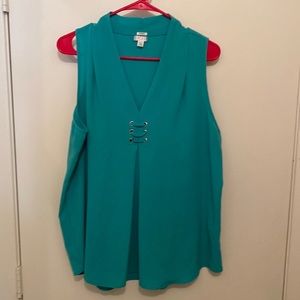 Spense sleeveless mint green blouse.